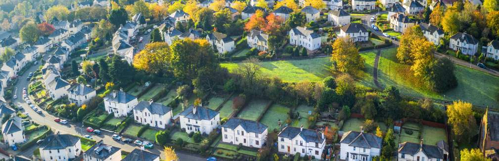 Savills UK | In Focus and On Foot Savills UK | In Focus and On Foot