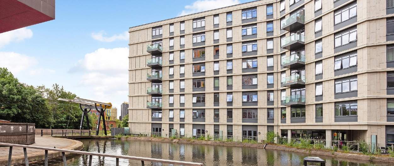 One Vesta Street, New Islington Marina